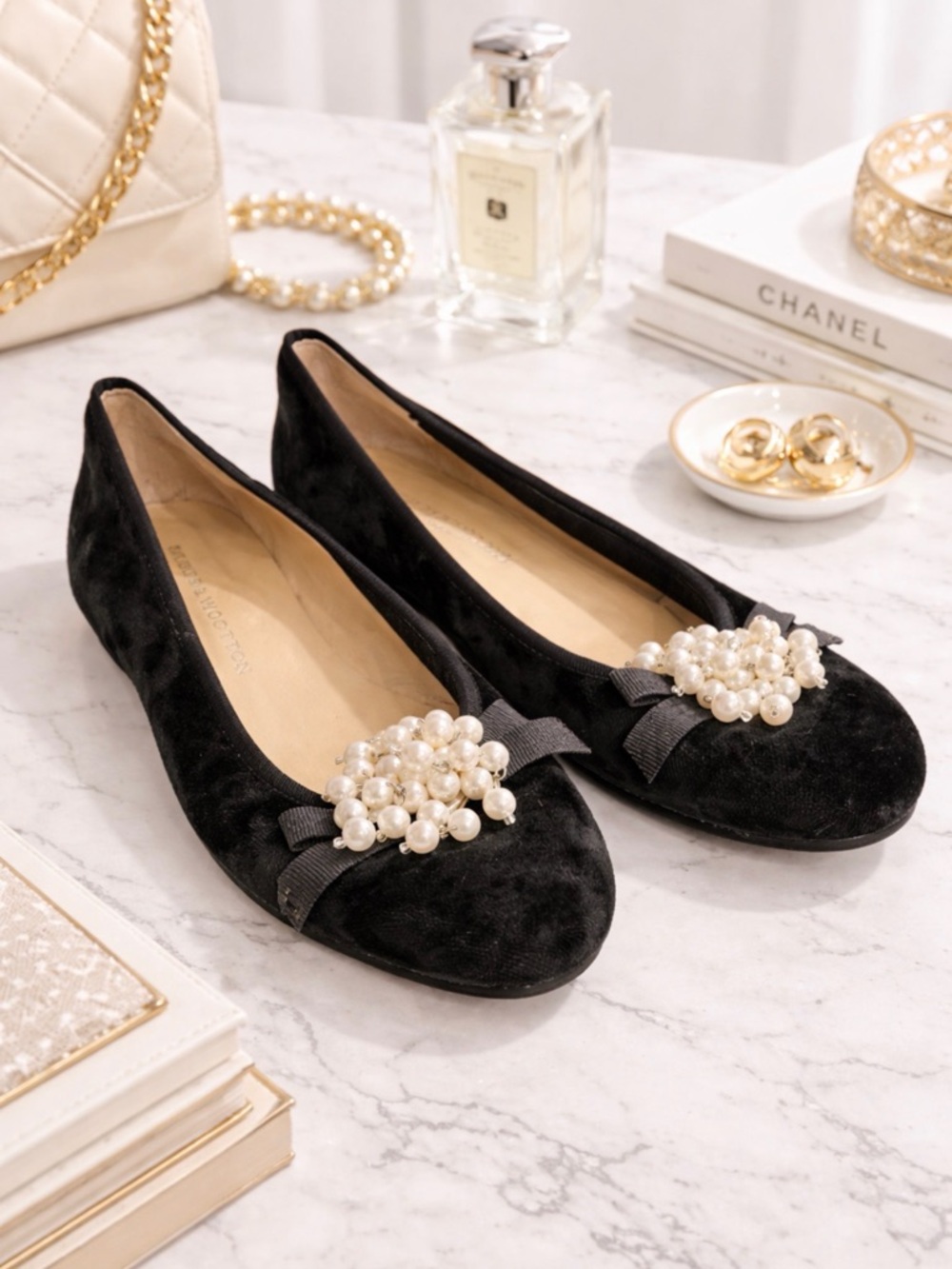Stubbs & Wootton size 9 flats loafers slipping with pearl accents